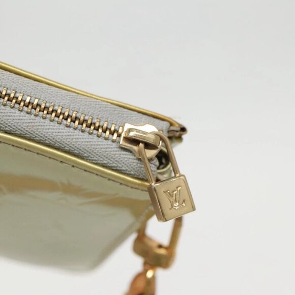 LOUIS VUITTON Monogram Vernis Lexington Accessory Pouch Gris - Picture 8 of 15